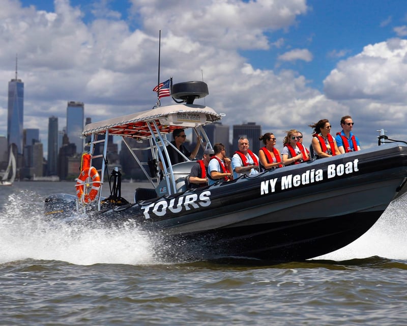 Private 1-Hour Speedboat Tour in New York City