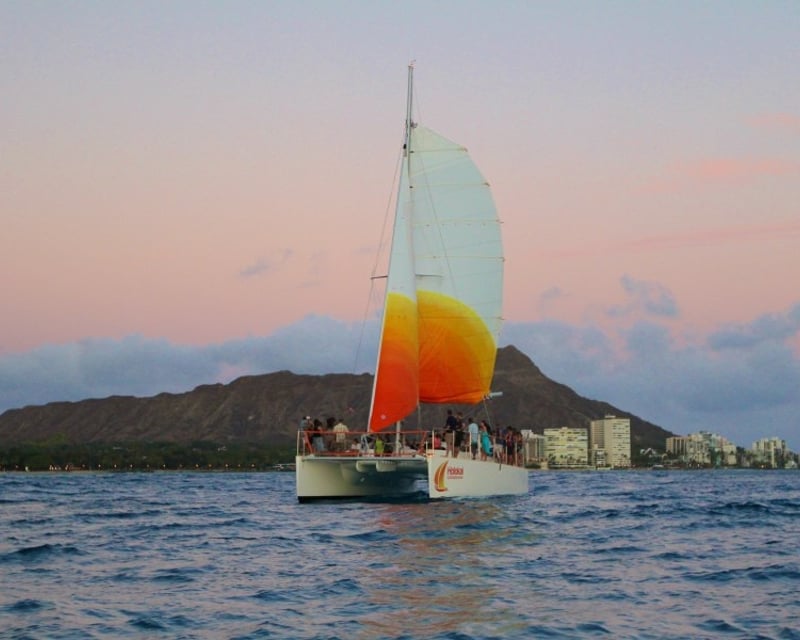 Sunset Catamaran Sail with Open Bar in Waikiki