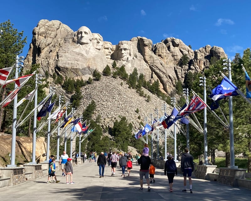 Full-Day Mount Rushmore & Black Hills History Tour