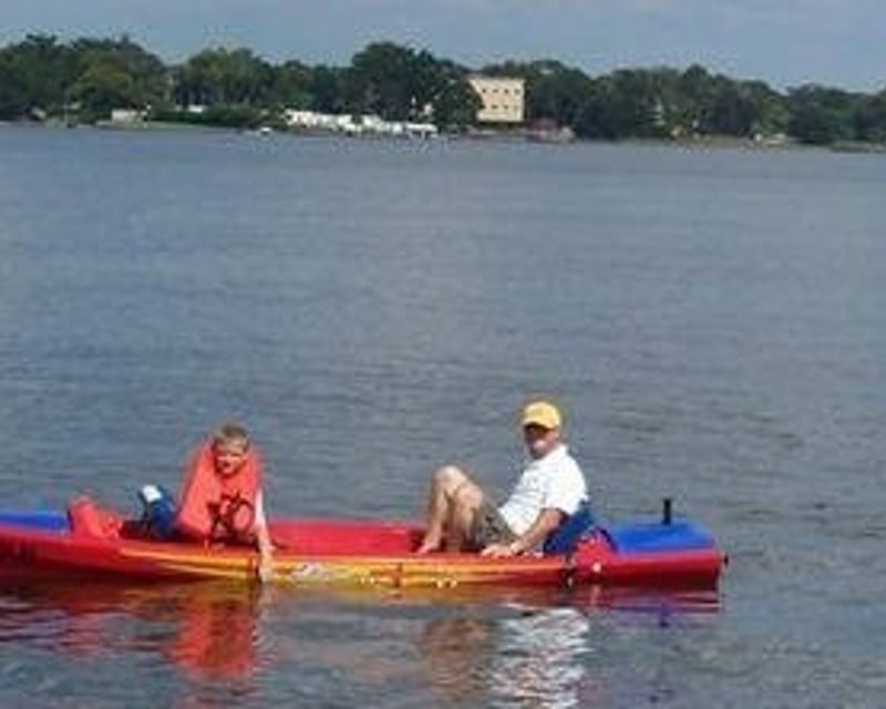 Electric Kayak Rental on Lake Fairview in Orlando