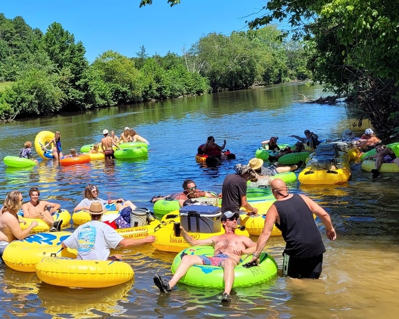 0.75-Mile Family Tubing Float on the Rappahannock River