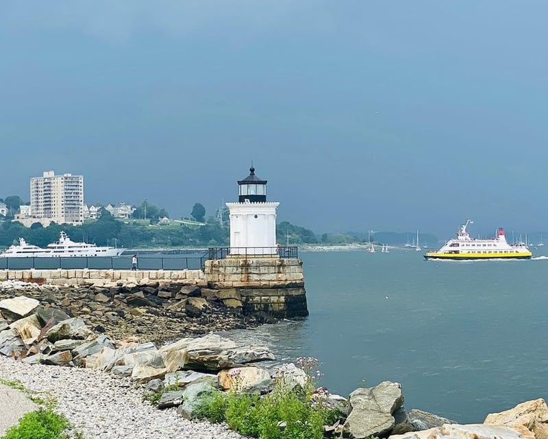 Portland Lighthouse & Lobster Roll Tour