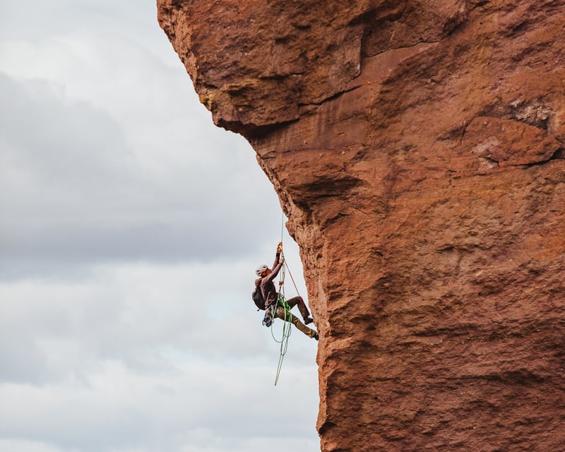 2-Hour Guided Rock Rappelling Experience