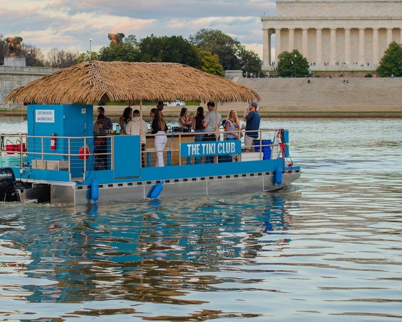 Tiki Boat Charter in Georgetown