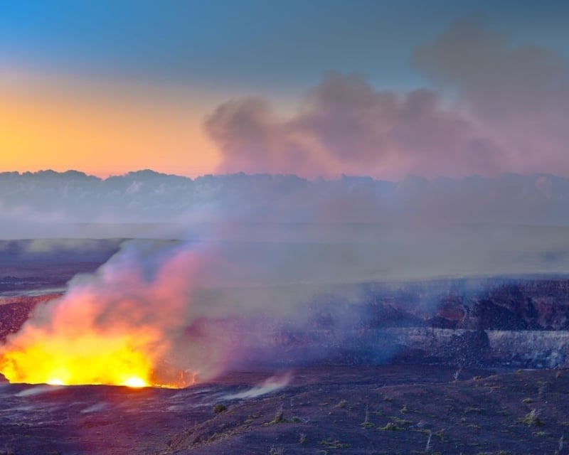 Hawaii Volcanoes National Park & Rainbow Falls Day Tour
