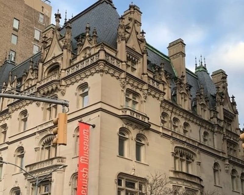 Private Gilded Age Walking Tour on 5th Avenue, NYC