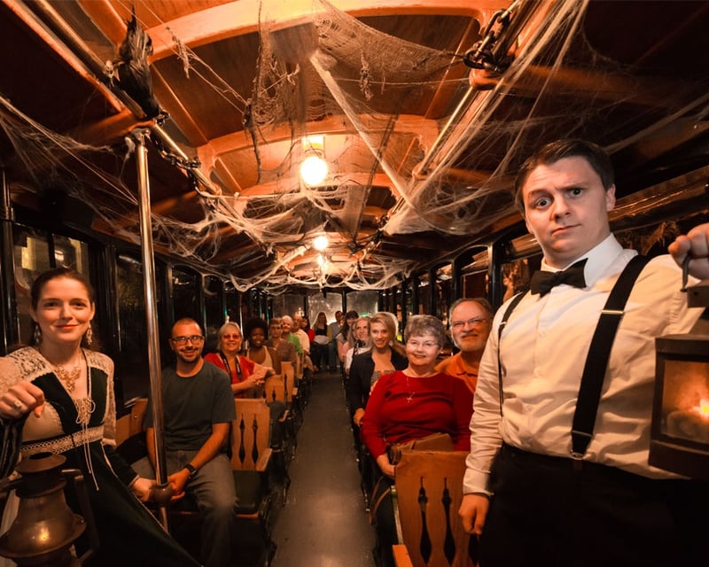 Savannah Ghost Trolley Tour with Haunted Warehouse Visit