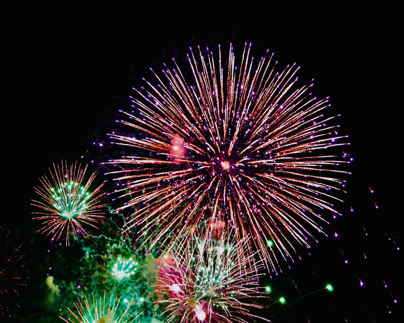 Watch Friday Night Fireworks on a Waikiki Sail