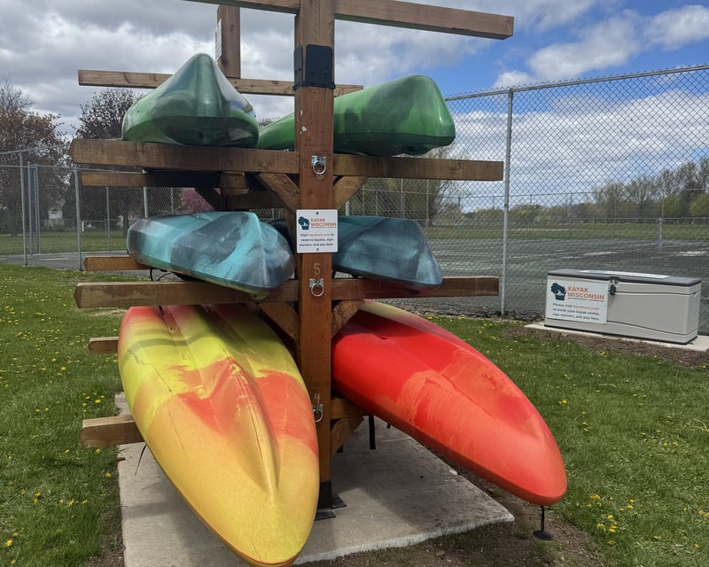 Self-Serve East River Kayak Rental in Allouez
