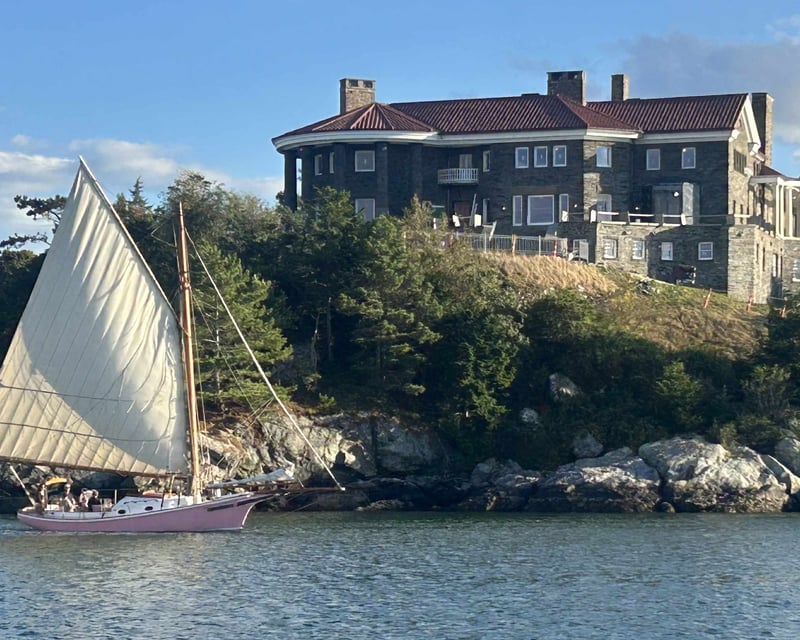 Private Friendship Sloop Sailing Charter in Newport