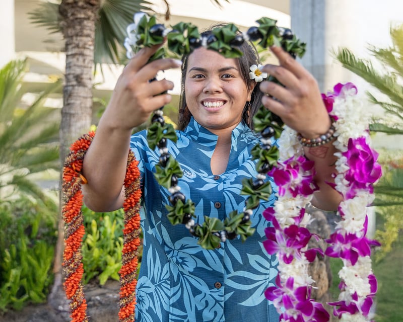Honolulu Airport Custom Lei Greeting