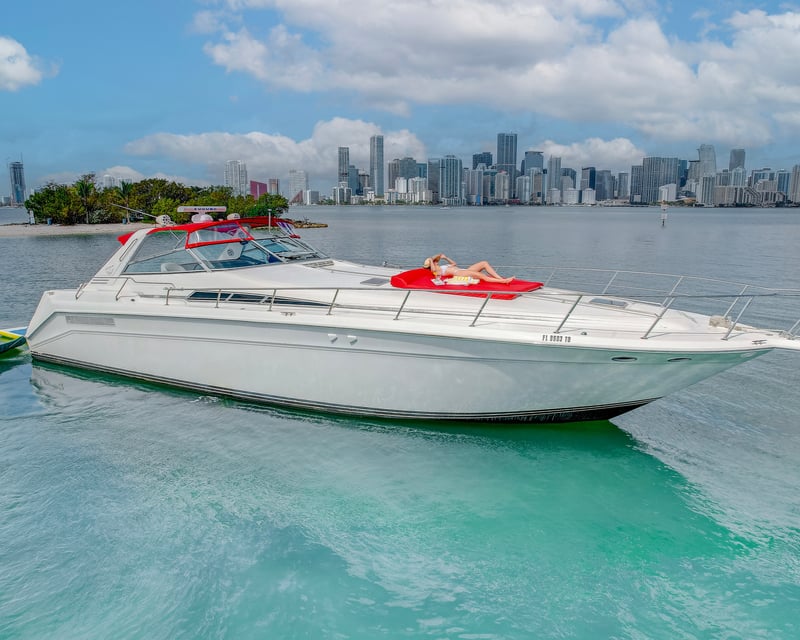 Private 55' Yacht Charter in Miami with Water Mats