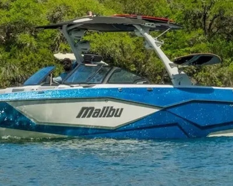Party Cove Boat Charter on Lake Austin