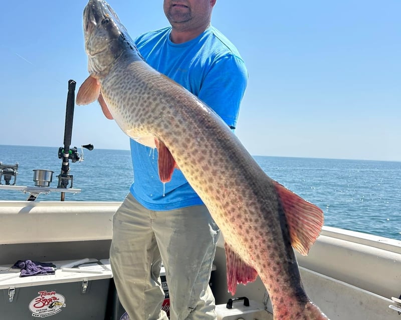 12-Hour Muskie Fishing Charter in St. Clair Shores