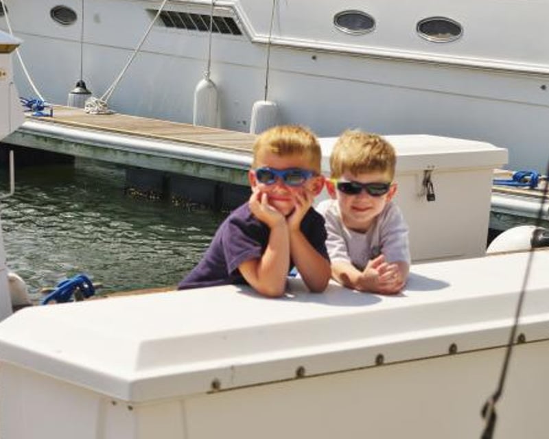 Private Family Bay Fishing & Sightseeing Charter in Longport