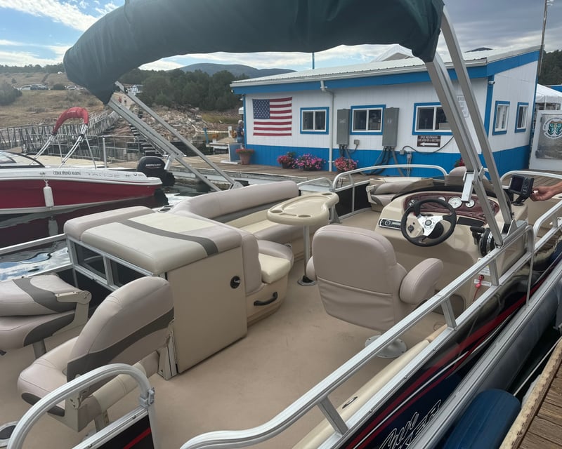 Cruise Flaming Gorge on a 90 HP Pontoon Rental