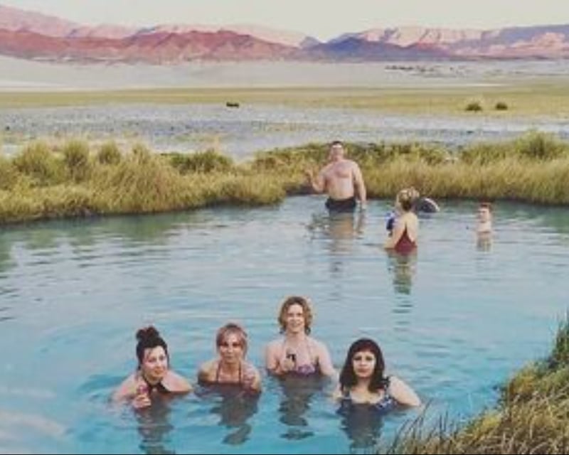 Desert Hot Spring Stargazing Tour From Las Vegas