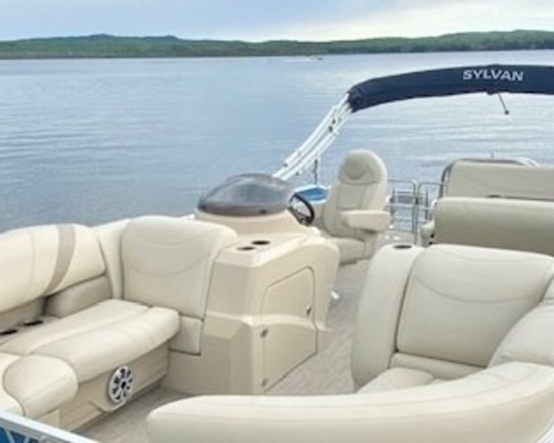Luxury Pontoon Boat Rental on AuTrain Lake