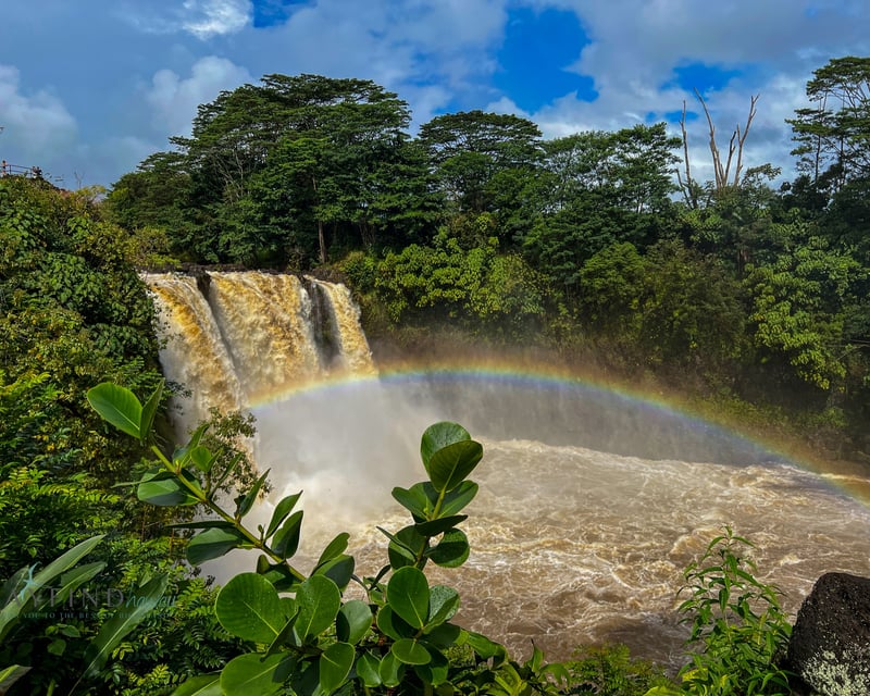 Private Hawaiʻi Volcanoes National Park & Waterfalls Tour