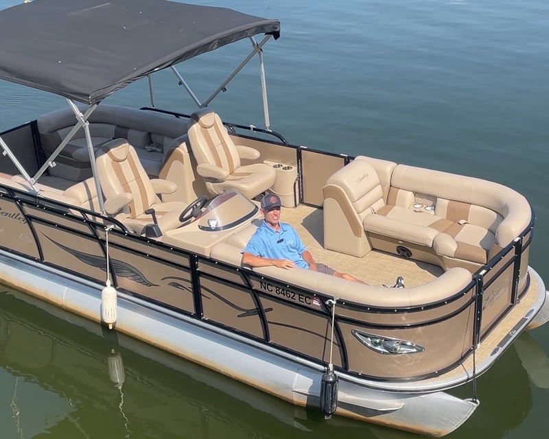 22' Pontoon Boat Rental on Lake Hickory