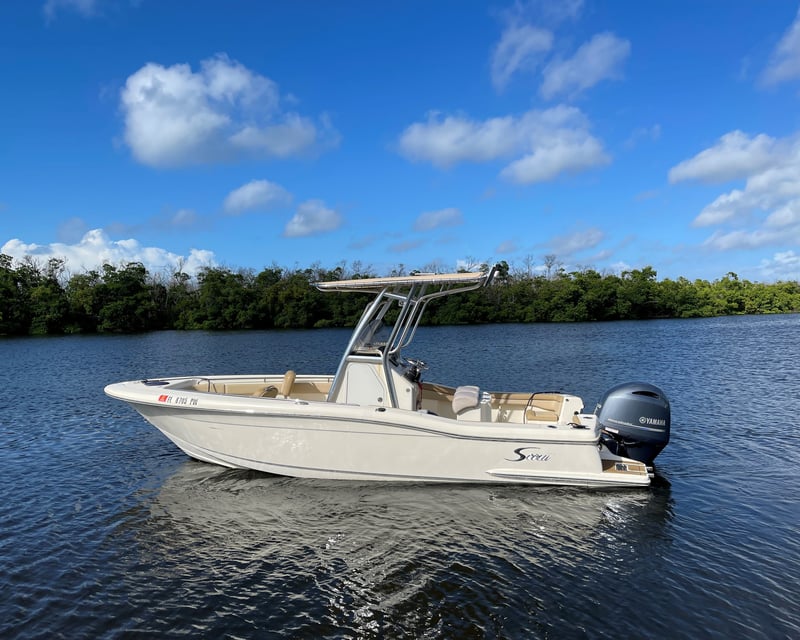 23' T-Top Fishing Boat Rental in Fort Myers