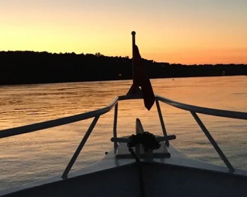 Sunset Dinner Cruise in Dubuque