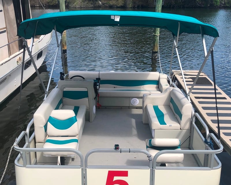 16' Pontoon Boat Rental in Merritt Island