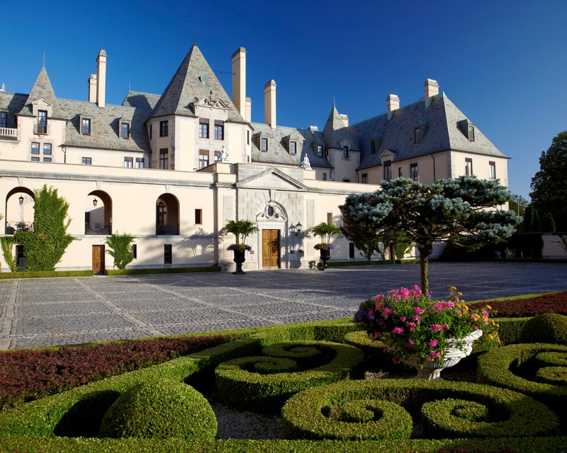 Explore Oheka Castle on a Historic Mansion Tour