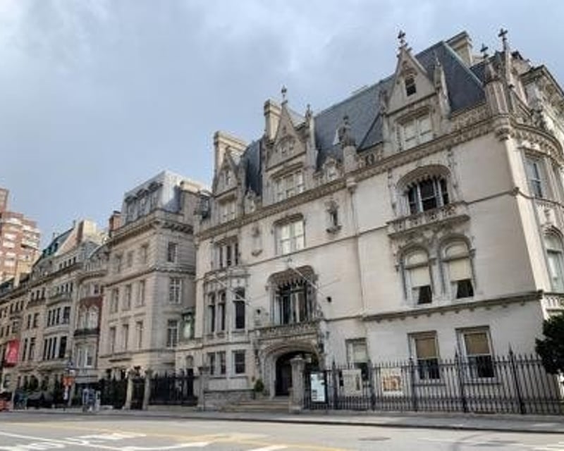 Gilded Age Fifth Avenue Mansions Walking Tour in NYC