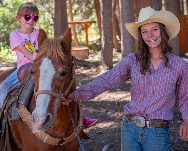 5-Minute Pony Ride in Almont
