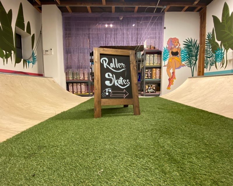 Beach Path Roller Skate Rental in Long Beach