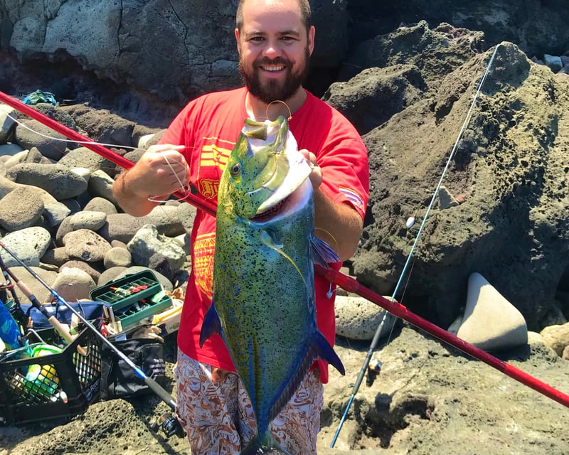 Private Shore Fishing on Maui with Native Hawaiian Guide