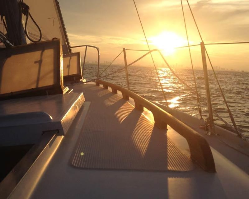 Chicago Sunset Sailing Charter