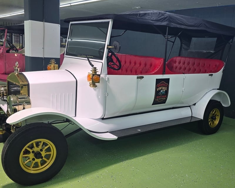 Ford Model T Replica Golf Cart Rental in Nashville