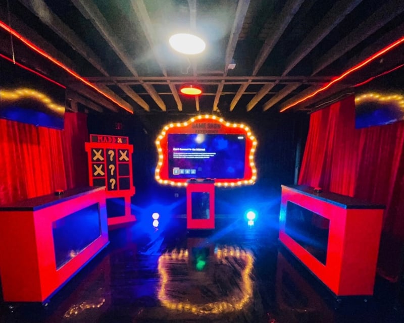 Live-Hosted Interactive Game Show Experience in Houston