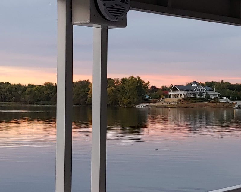 Cruise The Connecticut River From Glastonbury