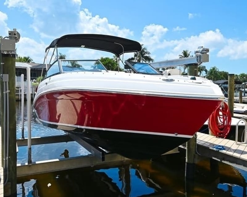 Self-Drive 250 HP Boat Rental in Cape Coral