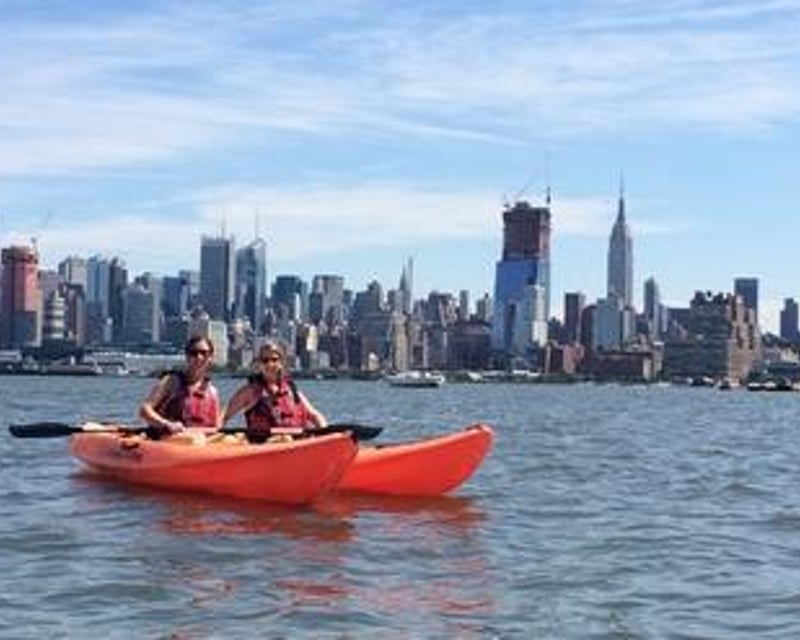 Manhattan Skyline Kayak Eco Tour in Hoboken