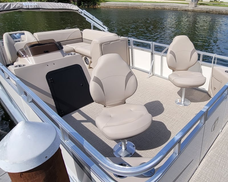 4-Hour Pontoon Rental at Crystal River Preserve