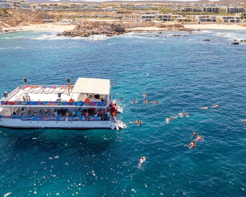Cabo San Lucas Snorkel Cruise to Chileno Bay & the Arch