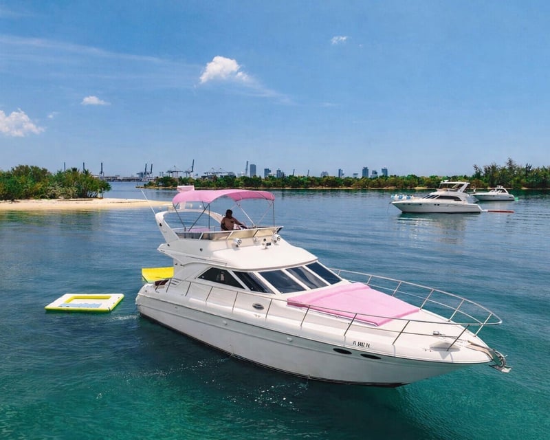 Miami Nighttime Yacht Charter