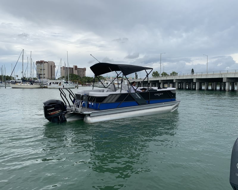 22' Pontoon Boat Rental in Madeira Beach
