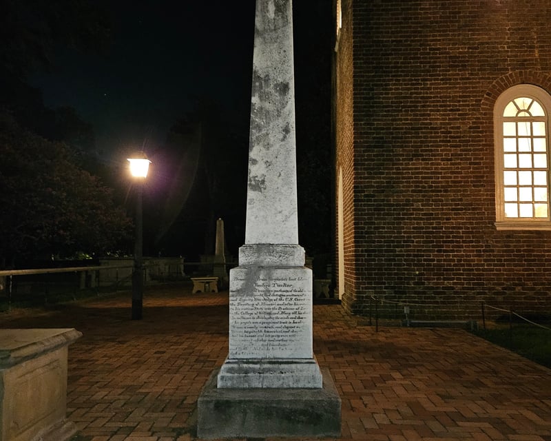 Hear Ghost Stories in Williamsburg 1-Hour Tour