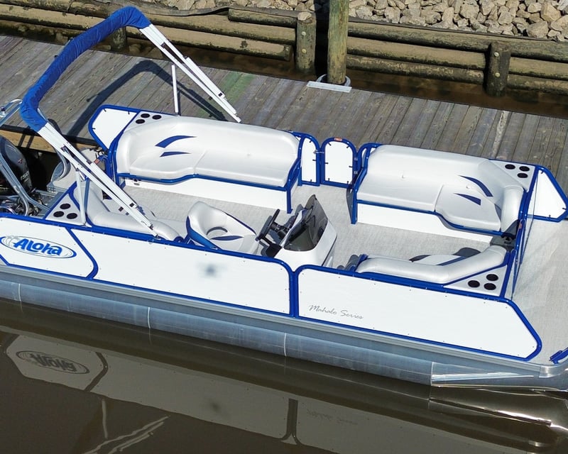 22' Pontoon Boat Rental in Moncks Corner