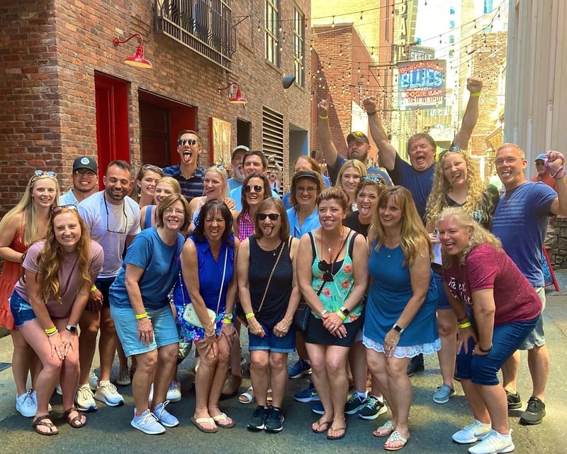 Guided Pub Crawl In Downtown Nashville