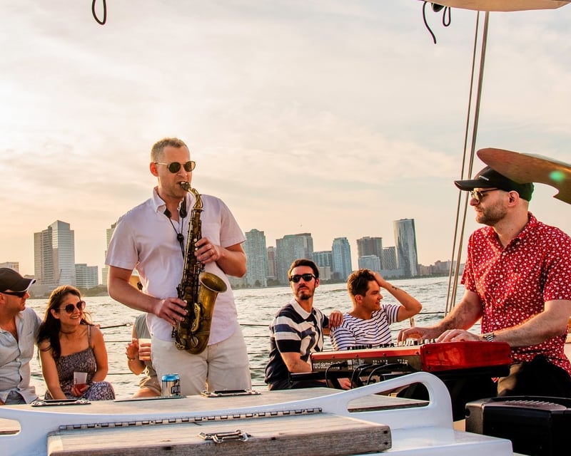 Sail New York Harbor With Live Jazz Trio