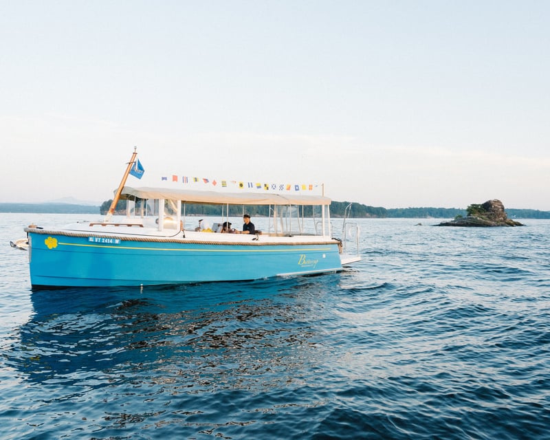 Burlington 2-Hour Picnic Boat Cruise