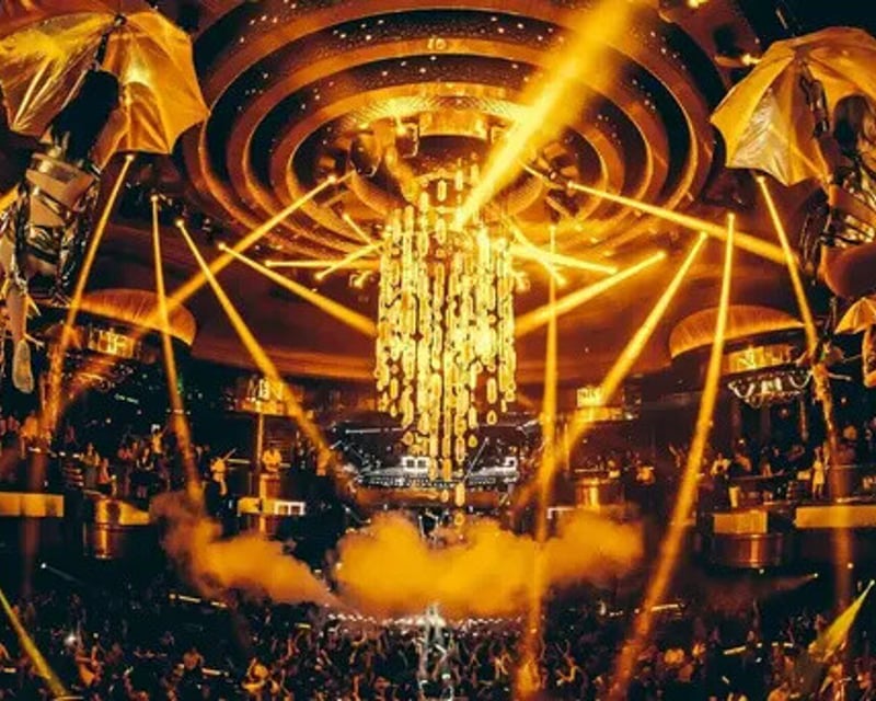 VIP Las Vegas Club Crawl with Party Bus