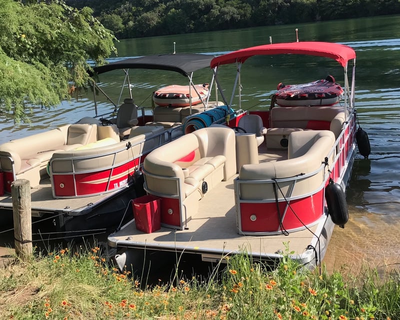 Self-Drive 25' Tritoon Pontoon Rental on Lake Travis