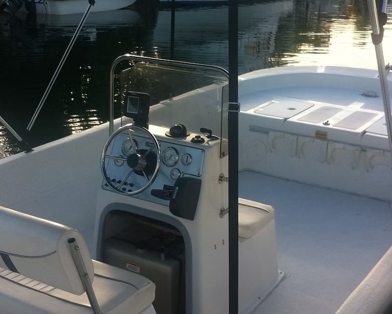 22' Boat Rental in Summerland Key